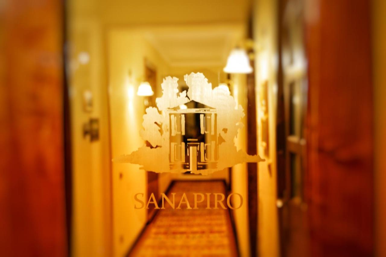 Sanapiro Hotel Kutaisi Eksteriør billede